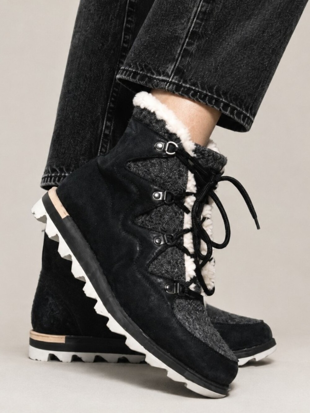 NEW Sorel Sneakchic Alpine Boots Black Gray Leather Wool Snow Women's Sz 5.5